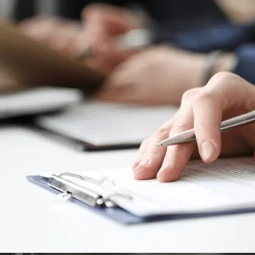 تدوین آیین‌نامه انضباطی و اداری کارگاه